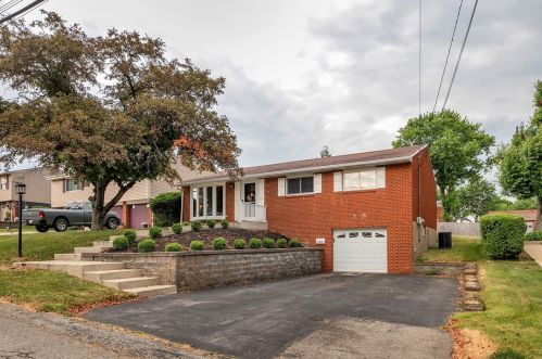 4828 Havana Dr, Pittsburgh, PA 15239-2420