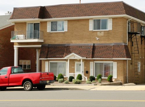 3 Ocean Ave, Belmar, NJ 07719-2058