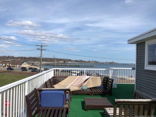 4 Wampanaw Rd, Stamford, CT 06902-7499