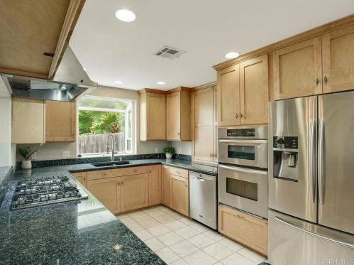 5289 Alamosa Park Dr, Oceanside CA  92057-6313 exterior