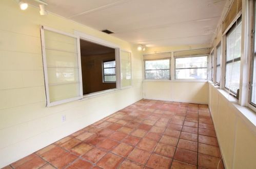3814 6th Ave, Saint Petersburg, FL 33713-7512