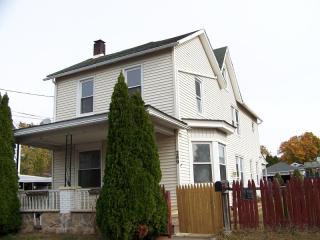 289 Prospect St, Delaware Park, NJ 08865-2527