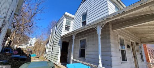 240 Penn St, Highspire, PA 17034-1229