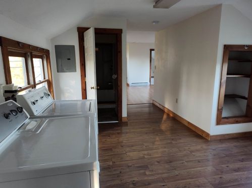 1273 1 Nh Tpke, Northwood NH  03261-3408 exterior
