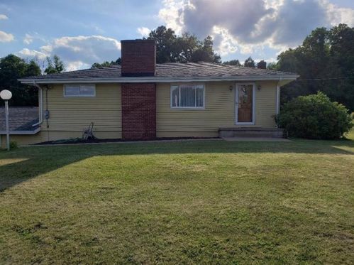 148 Rhodes Dr, Beaver Falls, PA 15010-1438