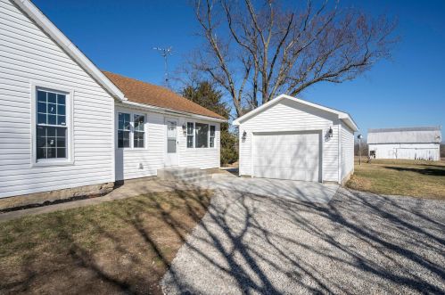 3255 White Rd, Washington Court House OH  43160-9223 exterior