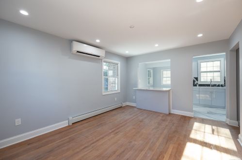 118 Collins Ave, Williston Park NY  11596-1612 exterior