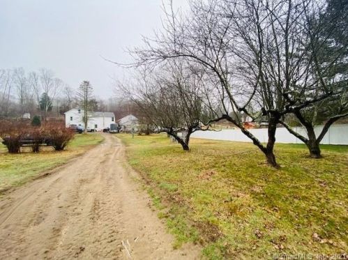 184 Newent Rd, Norwich, CT 06351-2949