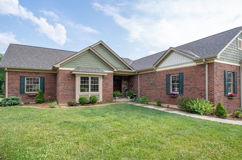 6537 Candlestick Dr, Cincinnati, OH 45233-1464