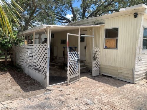 27911 Edith Ln, Bonita Springs, FL 34135-5950