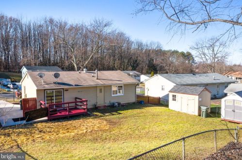 13125 Haddock Rd, Woodbridge VA  22193-5247 exterior