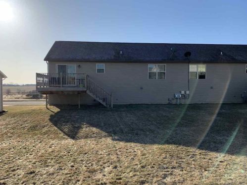 120 Community Dr, Fall River, WI 53932-9636