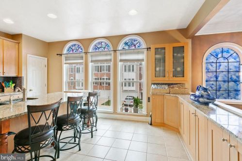 9275 Laurel Ridge Crossing Rd, Lorton VA  22079-2960 exterior