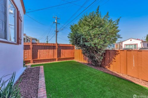 1244 106th Ave, Oakland CA  94603-3814 exterior