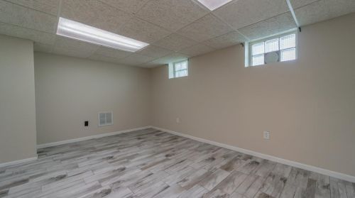 140 Elmwood Pl, Crown Point IN  46307-4324 exterior