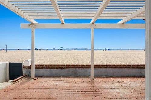 3405 Oceanfront, Newport Beach CA  92661 exterior