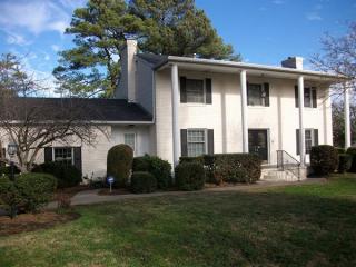 106 Woodhaven Dr, Yorktown VA  23692-3548 exterior