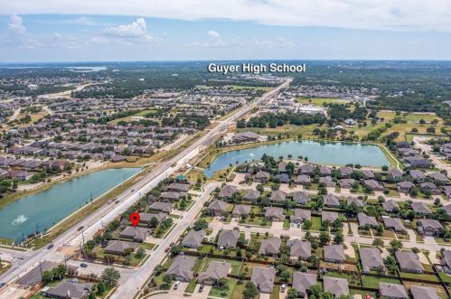 4020 Lone Star Ln, Denton TX  76210-3499 exterior