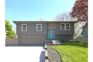 4413 68th St, Des Moines, IA 50322-1823