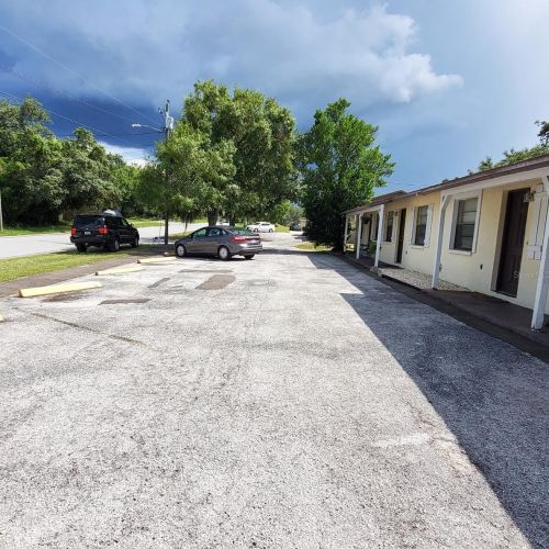 1020 Lemon St, Tarpon Springs FL  34689-5417 exterior