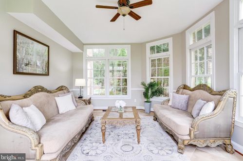 10108 Nedra Dr, Great Falls VA  22066-2835 exterior