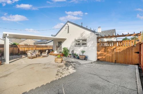 1560 Cienega Rd, Hollister CA  95023-5510 exterior