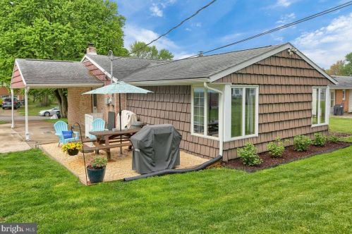 541 Old Orchard Ln, Camp Hill PA  17011-1829 exterior