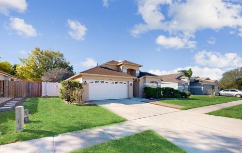 24414 Landing Dr, Lutz, FL 33559-7337