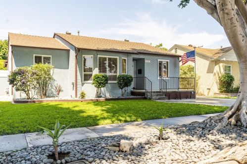 7037 Hanbury St, Long Beach, CA 90808-2321