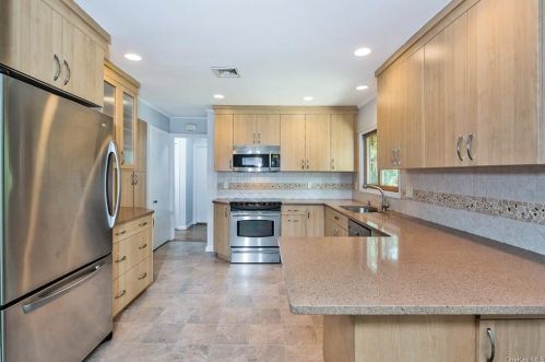 50 Abingdon Ln, Scarsdale NY  10583-6649 exterior