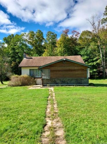 349 Van Tuyl Rd, Barryville, NY 12719-5647