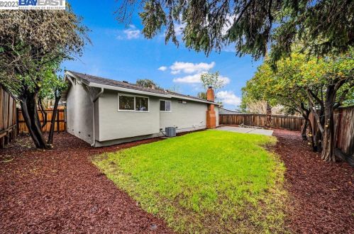4237 Ridge Dr, West Pittsburg CA  94565-6033 exterior