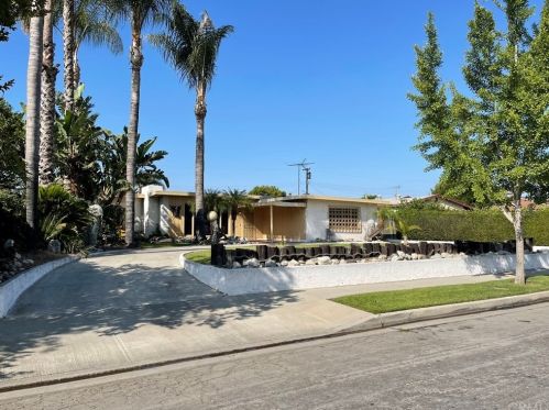 9736 Shade Ln, Pico Rivera, CA 90660-5317