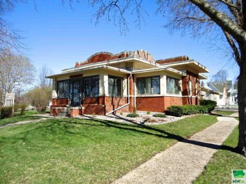 115 Lakeshore Dr, Sulphur Springs, IA 50588-2408