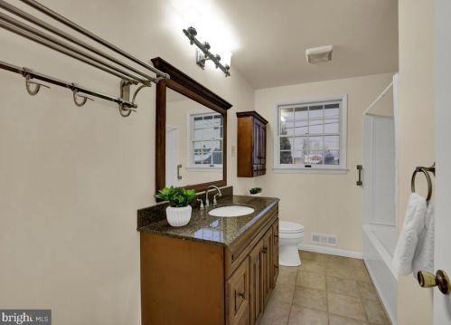 84 Berwyn Pl, Lawrence Township NJ  08648-3604 exterior