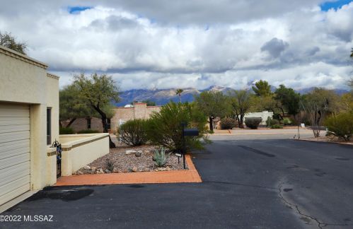 7204 Camino Vecino, Tucson AZ 85715-3418 exterior