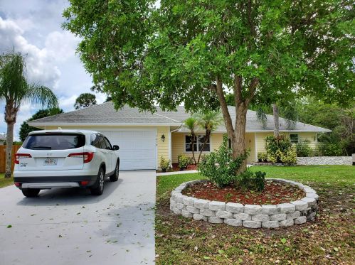 1218 Mancuso Ave, Fort Pierce, FL 34953-5320
