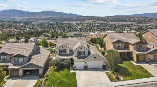 19114 Olympic Crest Dr, Santa Clarita, CA 91351-5008