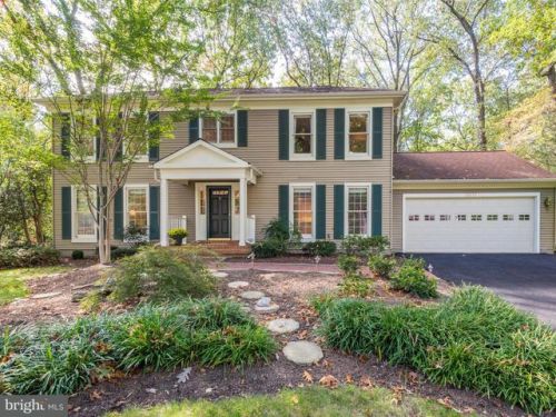 11617 Deer Forest Rd, Herndon, VA 20194-1104