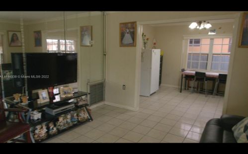342 13th St, Hialeah, FL 33010-3540
