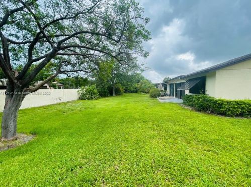 12 Ridge Pointe Dr, Boynton Beach, FL 33435-6504