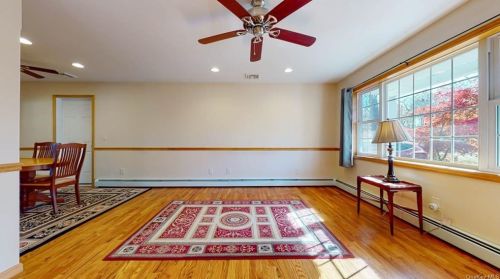 27 Wildwood Dr, New Hamburg NY  12590-2037 exterior