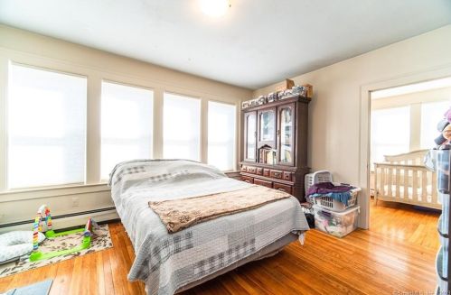 107 Birdsey Ave, Middletown CT  06457-4302 exterior