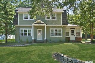 65 Oregon Ave, Gordon Heights, NY 11763-3737