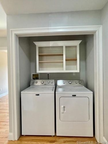 1200 Cornerstone Ct, Cheshire CT  06410-1860 exterior