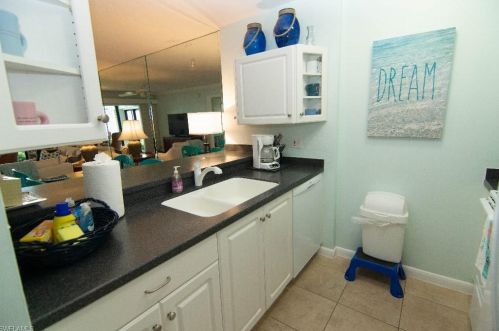 760 Sextant Dr, Sanibel FL  33957-3825 exterior