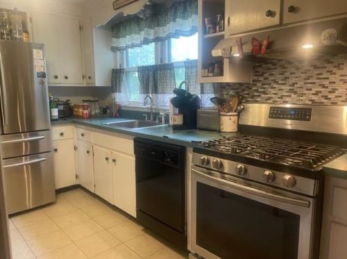 9 Sun Hill Rd, Raymond, NH 03077-1372