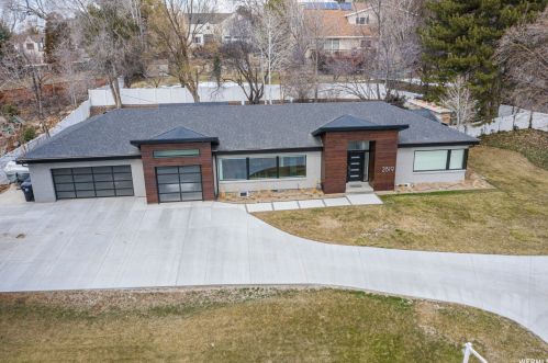 2819 Sleepy Hollow Dr, Salt Lake City, UT 84117-6407