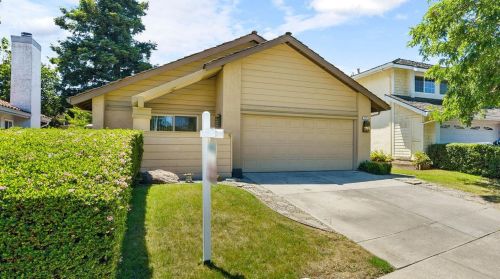 11701 Betlen Dr, Pleasanton, CA 94568-2782