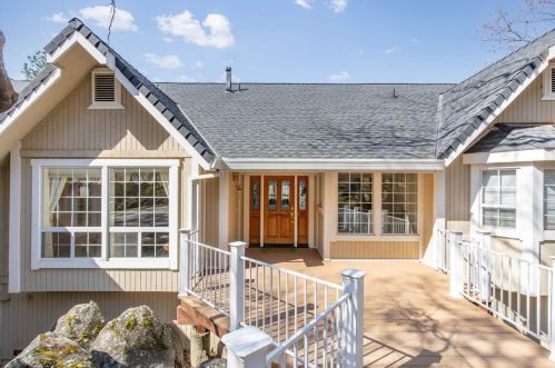 18437 Chaparral Dr, Lake Wildwood, CA 95946-9230